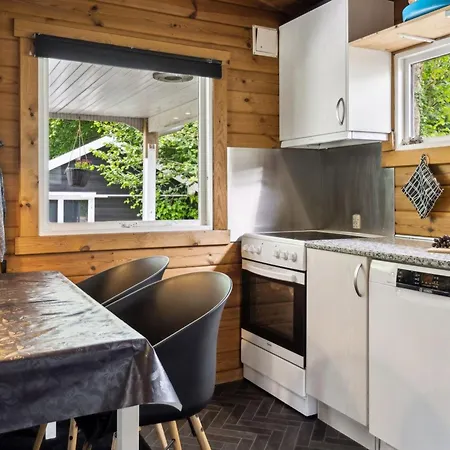 Araminta - 800m From The Sea By Interhome