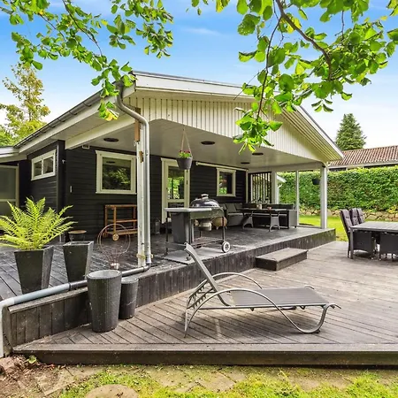 Araminta - 800m From The Sea By Interhome