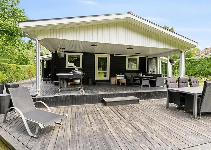 Araminta - 800m From The Sea By Interhome